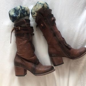 Free Bird size 6 boots